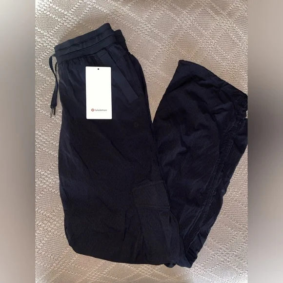 Lululemon dance studio cargo